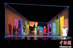 当童话“照进”现实 舞台剧《偶然之城》让观众
